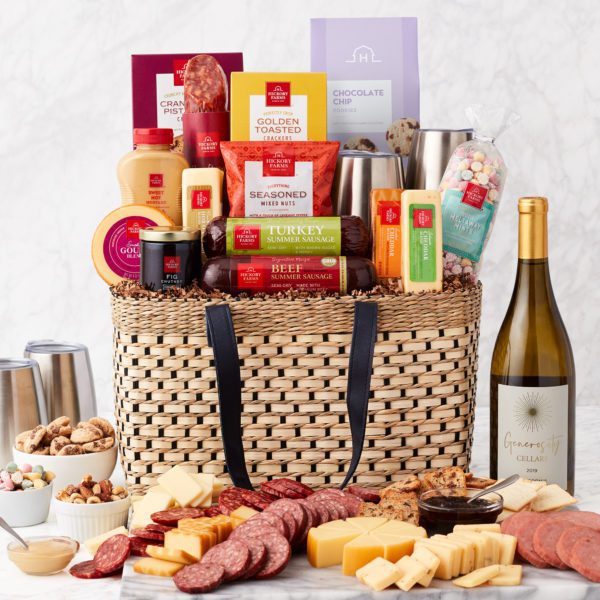 Deluxe Gourmet Picnic Gift Basket with Wine | Hickory Farms