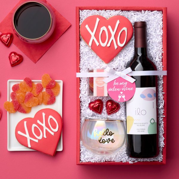 Sweets & Sips Valentine's Day Wine Gift Set | Hickory Farms