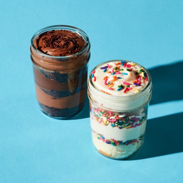 Chocolate & Vanilla Cupcake 2-Pack | Hickory Farms
