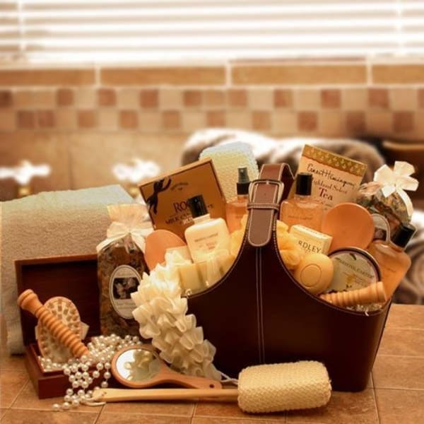 Extravagant Collection of Deluxe Spa Body & Bath Gift Basket